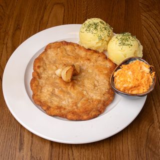 Kotlet schabowy smażony na smalcu z czosnkiem