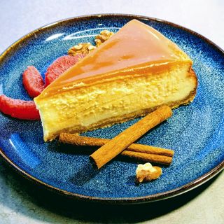 Sernik z polewa słony karmel