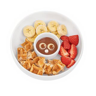 Mini Fondue z truskawkami, bananami, gofrem i kremem z ciemnej czekolady 140 g