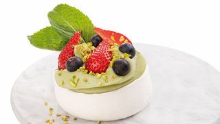 Beza z kremem pistacjowym