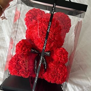 Kwiatowy miś czerwony