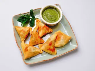 Indyjska samosa w mięsie 