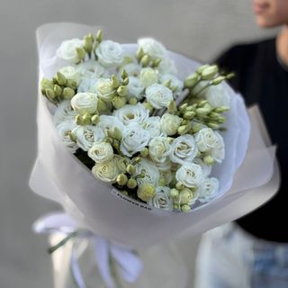 White Lisianthus