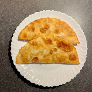 Czebureki z rybą 2 szt.