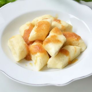 Kluski leniwe z bułką tartą 