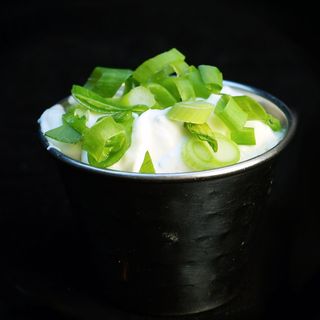 Sos śmietanowy ze szczypiorkiem