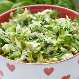 Sałatka z młodej kapusty