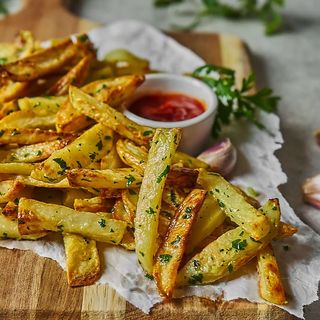 Ziemniaki opiekane z czosnkiem i natką pietruszki