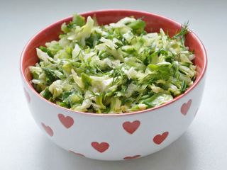 Sałatka z młodej kapusty