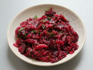 Sałatka z buraka z jabłkiem