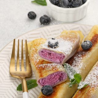 Naleśniki z jagodami i serem na/c