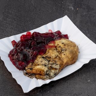 Grillowany oscypek z żurawiną