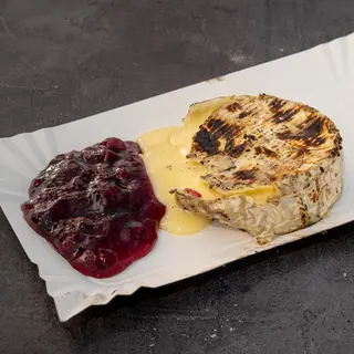 Ser camembert z żurawiną