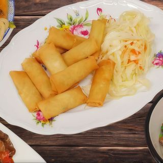 Sajgonki 10szt. mini  warzywami i surowka