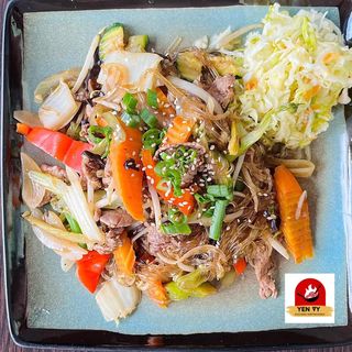 Makaron sojowy z wołowiną