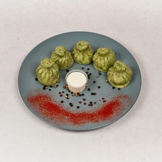 Chinkali szpinakowe z serem