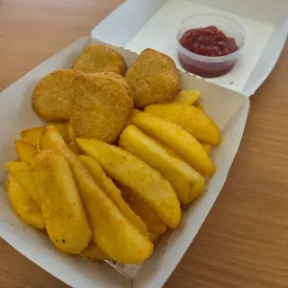 Nuggetsy z frytkami