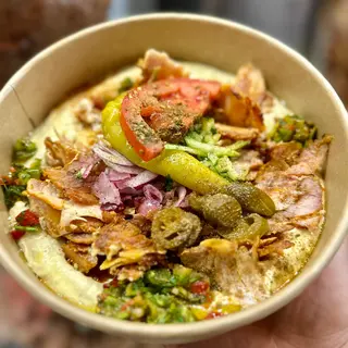 Hummus z mięsem 