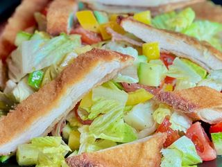 Sałatka „Chrupiący Kurczak”