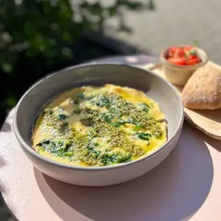 Omlet ze śpinakiem ( + dodatki)