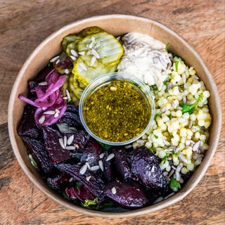 Sałatka wegańska z burakiem 