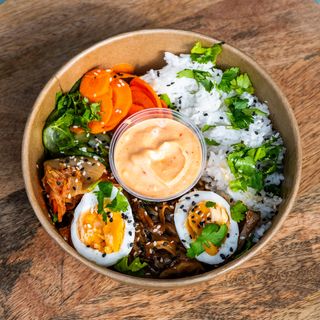 Bowl z boczniakiem BBQ