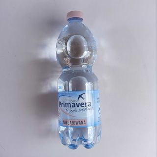 woda niegazowana 500ml
