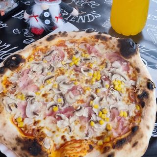 Pizza Funghi e cotto