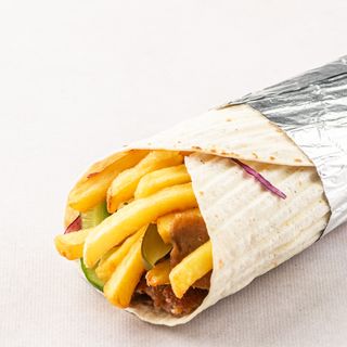 Kebab w standard lawaszu z frytkami
