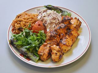 Szaszłyk z kurczaka talerz