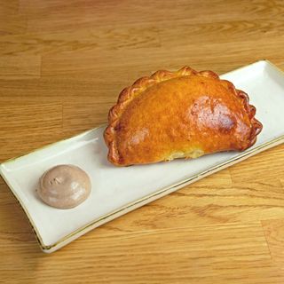 Empanada z chili con carne