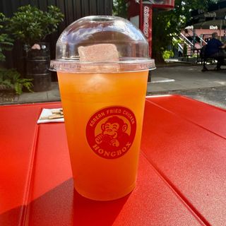 Orzeźwiająca lemoniada o smaku Yuzu 400 ml