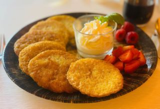 Domowe placki ziemniaczane otulone słodką śmietanką - smaki ziemi łódzkiej