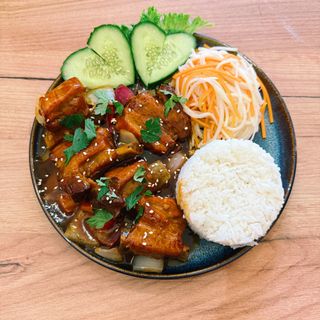 Com suon xao chua ngot