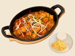 Tofu w sosie pomidorowym