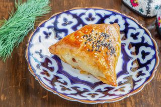 Samsa ze szpinakiem i serem