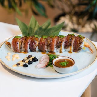 Black pepper tuna 8 szt.