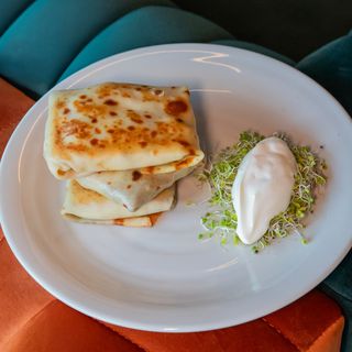 Nalesniki z kurczakem i pieczarkami