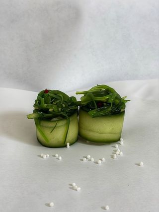 Gunkany z wakame 2 szt.