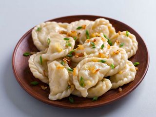 Pierogi z ziemniakami i pieczarkami
