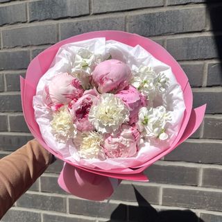Bukiet piwonii «Blush & Cream»