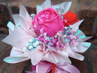 Box z mydlaną piwonią.