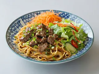 Makaron chiński z wieprzowiną 450g