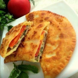 Czebureki wieprszowina ser pomidor 2szt