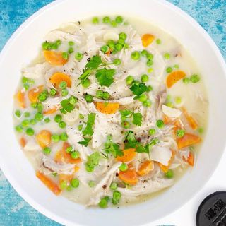 Potrawka z kurczaka z warzywami i fenkułem