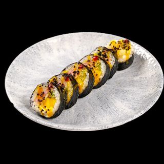 Futomaki tuńczyk w tempurze z mango