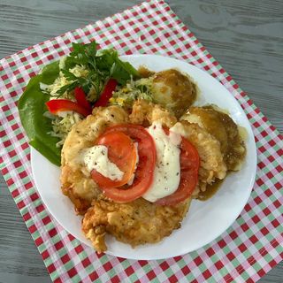 DROBIOWY Z POMIDOREM I MOZARELLĄ