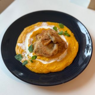 Delikatne purée z dyni i dorsz w piwnym cieście