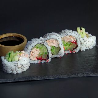 Uramak z Pieczonym Łososiem 5 szt