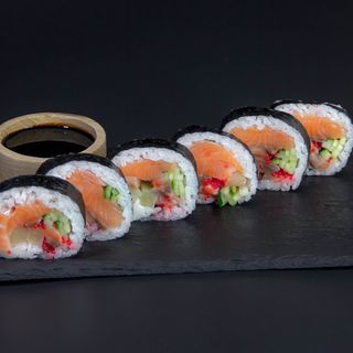 Futomak z Łososiem 6 szt